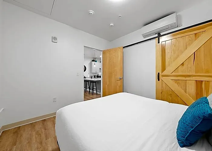The Collection Near Grant Medical 3* Columbus